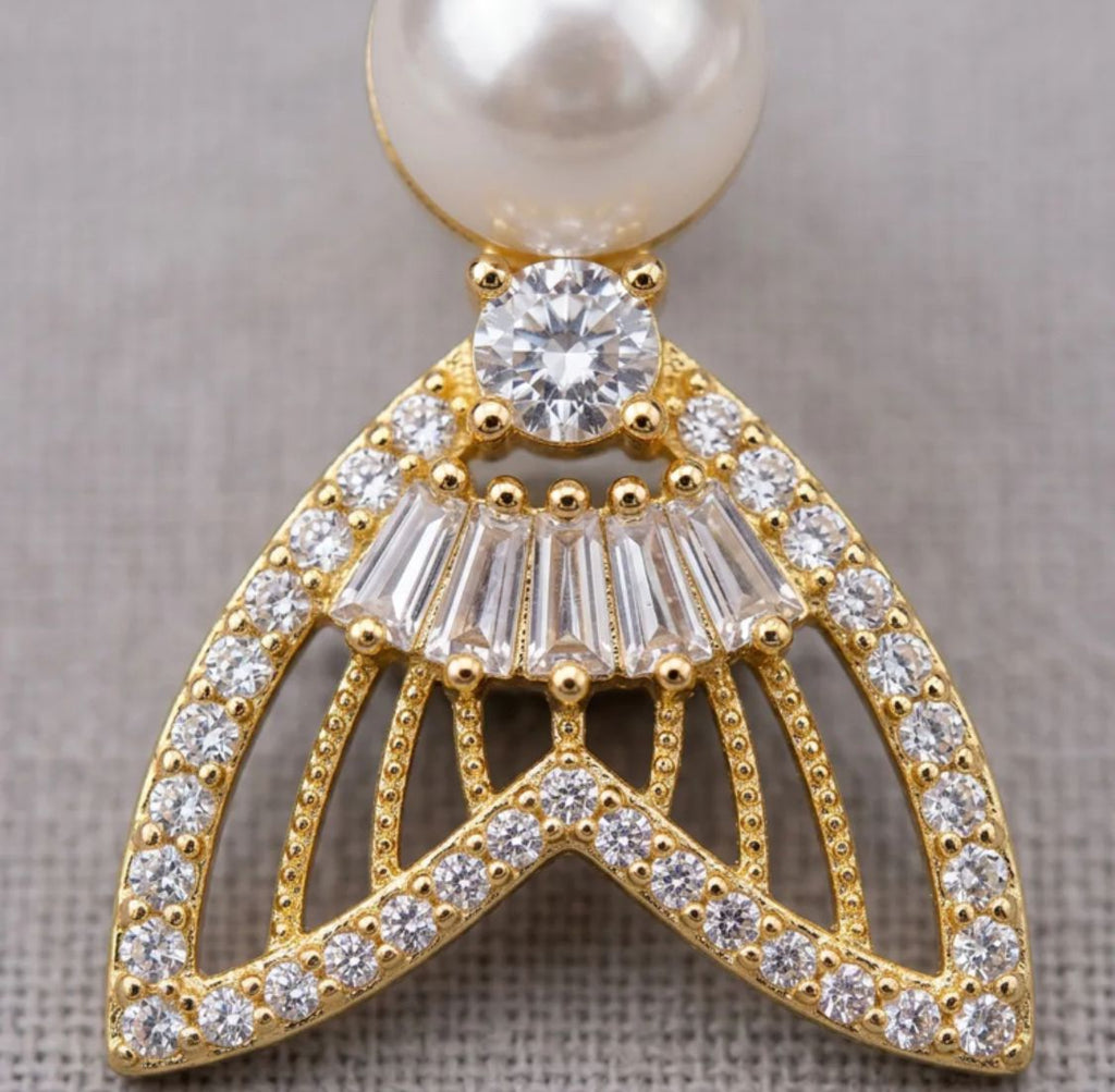 Zircon Stone Pearl Detail Earrings