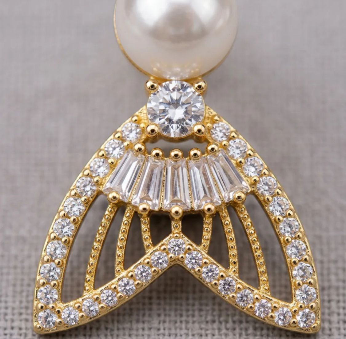 Zircon Stone Pearl Detail Earrings